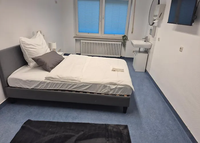 Moeblierte Monteurzimmer In Zentraler Lage In Homestay *